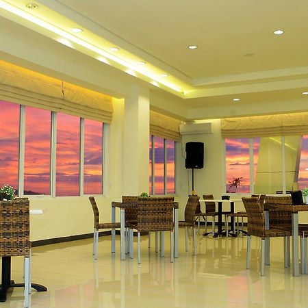 Big Fish Hotel Manado Eksteriør billede