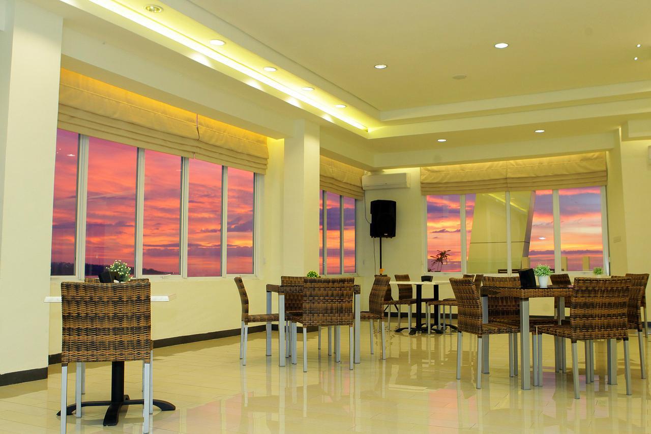 Big Fish Hotel Manado Eksteriør billede
