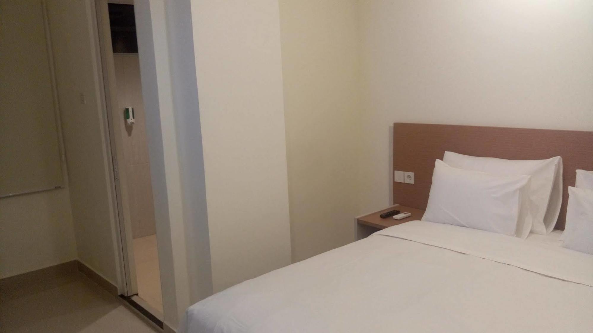 Big Fish Hotel Manado Eksteriør billede